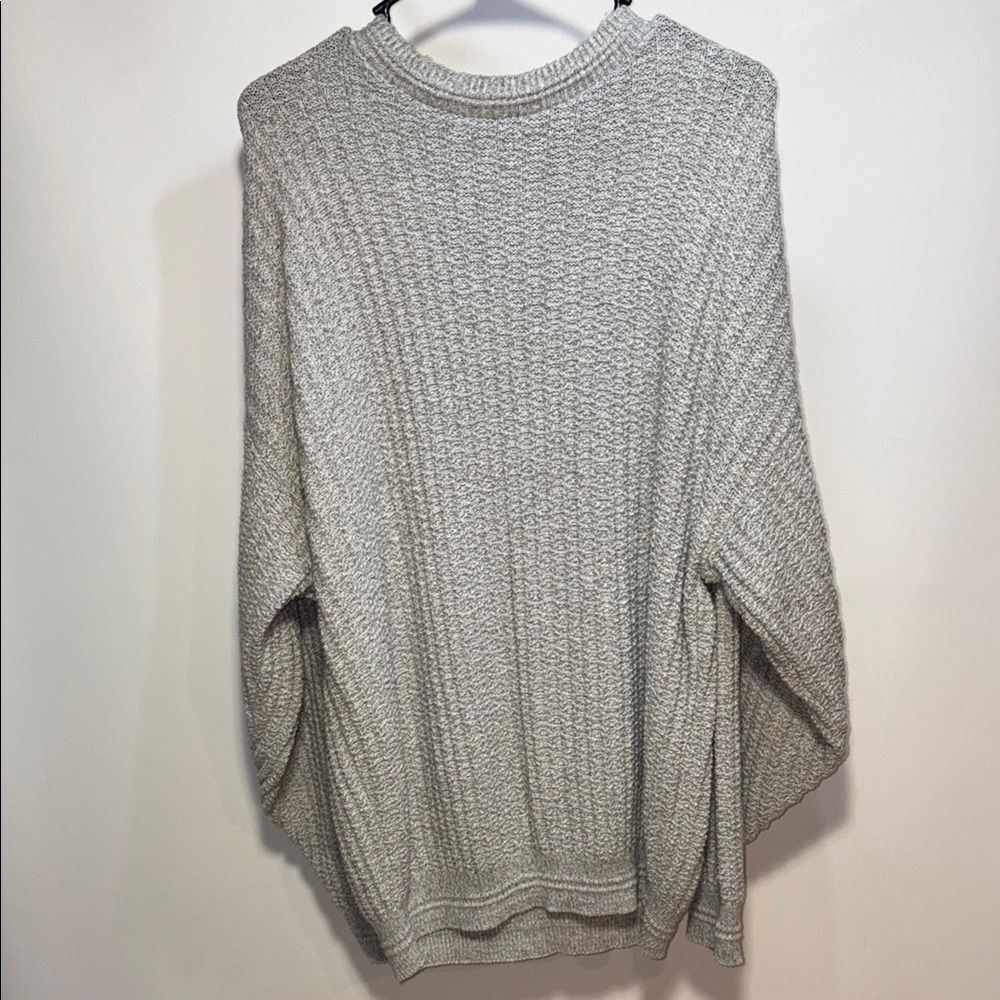 Bill Blass Textured Gray Crewneck Sweater